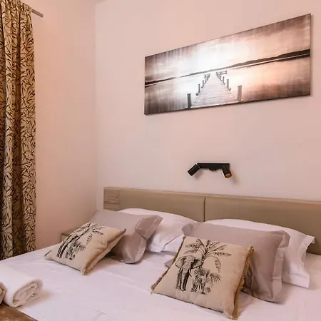 Apartment Klara Kastela